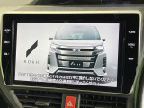 【大画面ナビ】人気の大型10インチナビを装備。存在感のある大画面はインパクト大!ナビ利用時のマップ表示は見やすく、テレビやDVDは臨場感がアップ!いつものドライブがグッと楽しくなります♪