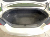 積み下ろしのしやすいデッキにはたっぷりと荷物を積み込んでいただけます。遊びから仕事まで、様々なシーンで頼れます♪