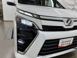 LEDヘッドライトです。デザイン性がよくとても明るいので、夜間の走行や悪天候でも安心です。しかも長寿命!