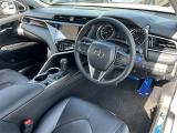 【運転席】座り心地が良いシートなので長時間の運転でも快適にお過ごしいただけます。新品のフロアマットのご注文も可能です。掲載箇所以外にご希望の写真がございましたらお気軽にお問い合わせ下さい。