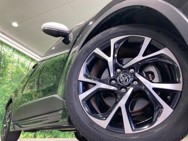 トヨタ C-HR G の中古車詳細 (55,107km, ホワイト×ブラックマイカ
