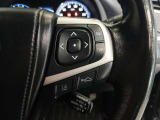 テアリングには運転中でも簡単に操作できる各種スイッチついてます