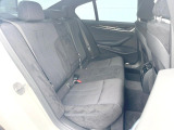 ●後部座席も気になるようなキズ・汚れやへたり等、大きなダメージはなく、良好な状態です。