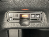 ハンドルの左下にETCがついています。高速道路の料金所の通過も楽々です。カードの取り出しもしやすい場所についています。