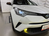 LEDヘッドライトです。デザイン性がよくとても明るいので、夜間の走行や悪天候でも安心です。しかも長寿命!
