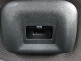 助手席背面にUSB装備です