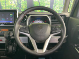 【純正革巻きステアリング】上質な革を使用することで、手にしっかり馴染みとても運転しやすいハンドルです♪