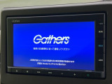 【純正ナビ】人気の純正ナビを装備しております。ナビの使いやすさはもちろん、オーディオ機能も充実!キャンプや旅行はもちろん、通勤や買い物など普段のドライブも楽しくなるはず♪