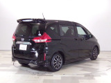 桜新町店のWebページへようこそ♪他店との入替車両にて貴重な特別仕様車「ModuloX」入荷しました!専用のサスペンションからシートまでがトクベツ♪ベンチシート仕様の7人乗りです!