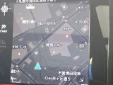 ●純正ナビ:一体感のあるナビは、高級感ある車内を演出してくれます。オーディオ機能も充実しておりますので、運転もより楽しめます♪