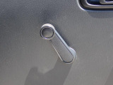 窓の開閉は手動となります。