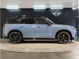 ☆MINIの車の始まりは大人四人がギリギリ乗れるコンパクトな車です!!今となっては3ナンバーですが、もともとは5ナンバーの車でした!!