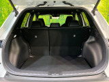 【パワーバックドア】スマートキーや運転席のボタンを押すだけでリアゲートが自動で開閉します!荷物を持っている時や、高い位置にあるバックドアを閉める際に便利な機能です♪