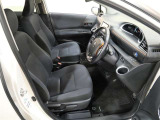 運転席です。まるごとクリーニング済です。室内外はもちろん、シートを外してニオイの元となるフロアカーペットまで消臭・除菌を実施。中古車を気持ちよくお乗りいただけるクリーニングサービスです。