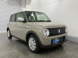 車内は内装デザインやインテリアがお部屋のような落ち着きのある空間