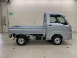 軽自動車、小型車を中心に常時300台展示車を御用意させて頂いております