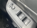 【電動格納ミラー】ドライバーの目線に合わせ、ミラーの上下左右調整が可能です。