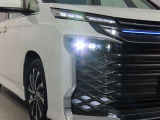 高輝度で点灯速度が速く、しかも消費電力の少ないLEDヘッドライトが装備されています!LEDの明るい光が走行中の視界の確保をサポートして、夜のドライブがより楽しく安全に運転できます♪