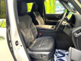 運転席シート廻りは使用感も少なく、良好な状態となっています。丁寧に使われていたことがよくわかりますね。