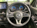 インテリアに合わせたデザインのステアリングは、運転される方のことも考え、運転しやすい形状、大きさです。是非一度、実際に触ってお確かめください。