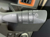 【オートライト】車外の明るさに応じて自動的にライトの点灯・消灯をしてくれます