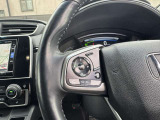 ステアリングにオーディオ操作スイッチが付いています。オーディオ画面に直接タッチしなくても操作が出来ますので、運転に集中できます。