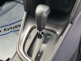 販売するすべての中古車に【ロングラン保証】が付帯します。走行距離無制限・期間は1年間です。保証修理は全国5000箇所のトヨタテクノショップにてお受けいただけます。