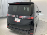 後ろが狭くてもサッと積める。途中で止められる安心のバックドア。後ろの駐車スペースが狭い時に重宝しますよ♪