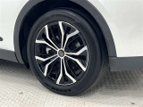 タイヤサイズは225/55R19!純正アルミホイール!残り溝は6ミリ程度です!