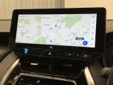 純正ナビを装備。タッチパネル式で使いやすく、お出かけもラクラクです。