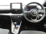 ぜひ展示車の運転席に座ってみてください。