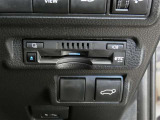 ETC車載器付きです。高速道路の料金所もスムーズに通過できます。※セットアップ費用は別途必要です。