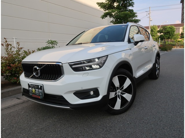 XC40 T4 AWD モメンタム 4WD