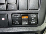 両側電動スライドドアで狭い所でも乗り降り楽々です!
