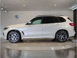 【BMWのxDrive】xDriveはいかなる状況下でも安定した走りを実現しています。 これによりストレスなく運転できることはもちろんのこと、安全性能も向上しています。