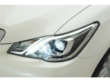 LEDヘッドライトです。デザイン性がよくとても明るいので、夜間の走行や悪天候でも安心です。しかも長寿命!