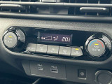 オートエアコンで車内快適♪ご希望の温度に設定すれば風向きや風量を自動で調整してくれますよ!