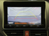 バックモニターで、後方を確認しながら安心して駐車することができます。運転初心者も熟練者も必須の機能ですよ!