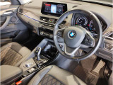 ☆センターパネルを運転席側に僅かに傾けたBMW独特のインパネ☆【駆け抜ける歓び】はここからもスタートしております☆