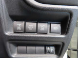 運転席からも操作できる両側パワースライドドア付きです。