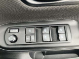 全席パワーウインドです。ドアミラーの格納調整も行えます!