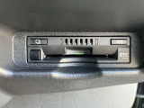純正ETCでビルトインです。インパネに収まり見た目もスッキリです!高速道路の料金所でお金を用意する手間がいりません!