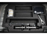 もしもの時のパンク修理キット。空気バルブに薬剤を入れて電動コンプレッサで空気を送り込むだけなので危険な作業や体力が少なくてすみます。ですがあくまで応急処置の為本修理が必要です。