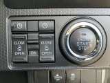 エンジンスタートはボタンを押すだけ!運転席にて両側電動スライドドアの開閉操作が出来ます!便利な機能です!