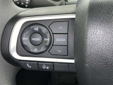 ステアリングスイッチ装備!運転しながら手元でオーディオの操作などができます。