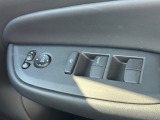 運転席窓操作部スイッチの画像です。