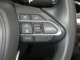 【レーダークルーズコントロール】(全車速追従機能付)付きです。車速に応じて追従支援してくれるので、ロングドライブも快適です。詳細は販売店スタッフまでおたずねください。