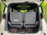 普段のお買い物や通勤、送迎等に十分な荷室スペースを確保しております。セカンドシートを倒すと、大きな荷物の積載も可能です♪