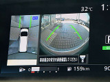 アラウンドビューモニターで運転席からクルマの前後左右の状況を確認できます。
