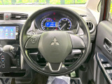 【純正革巻きステアリング】上質な革を使用することで、手にしっかり馴染みとても運転しやすいハンドルです♪